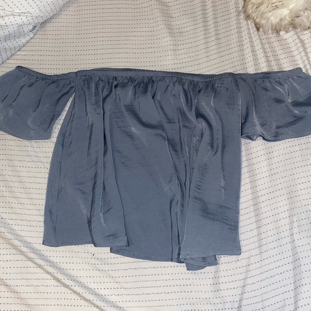 American Eagle off the shoulder top